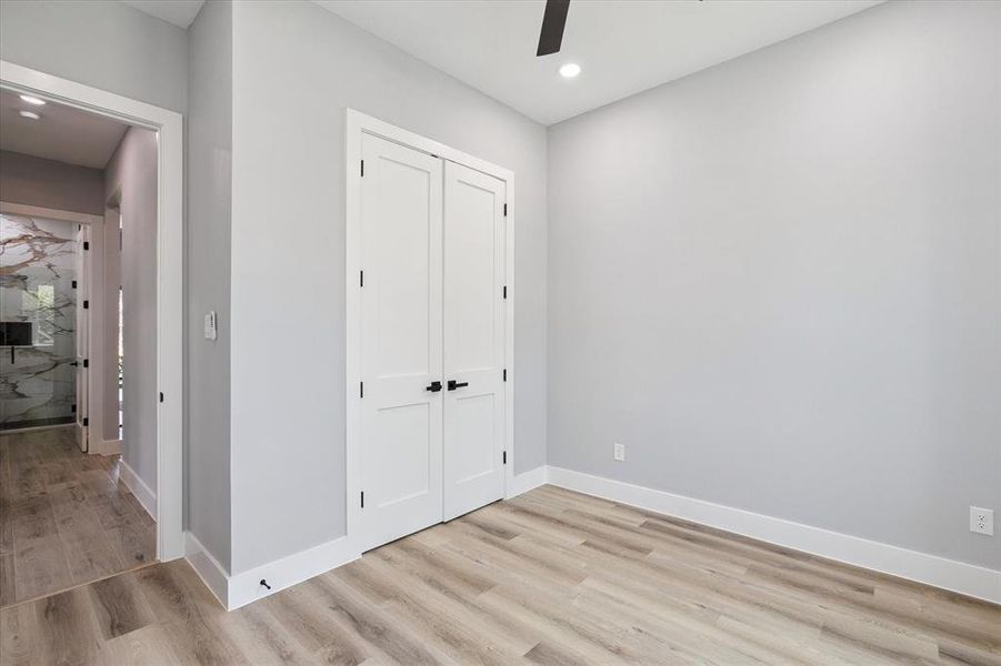 Spacious, unfurnished interior of a new home in , Arlington (Image 33).