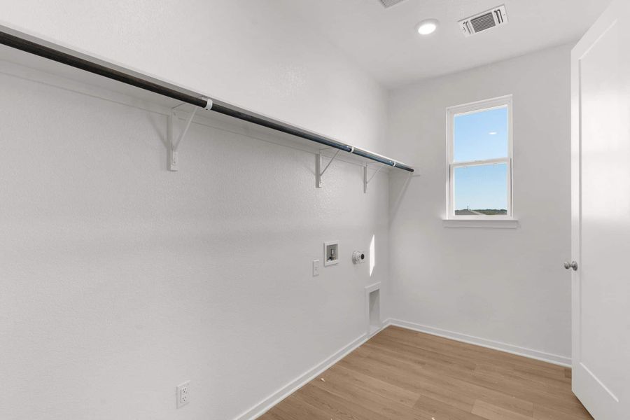 Spacious, unfurnished interior of a new home in University Heights, Round Rock (Image 21). Spacious, unfurnished interior of a new home in University Heights, Round Rock (Image 21).