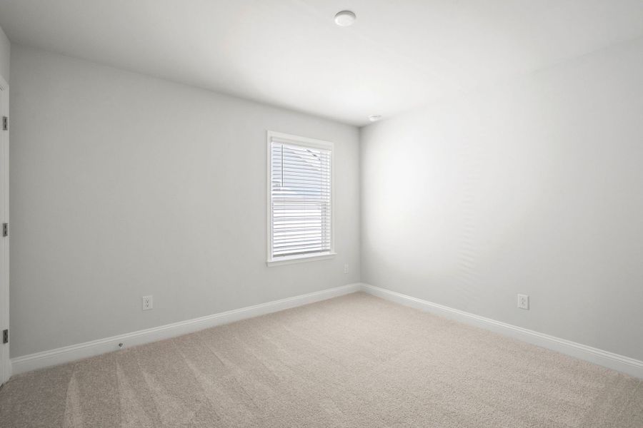 Spacious, unfurnished interior of a new home in Waterways, Richmond Hill (Image 53).