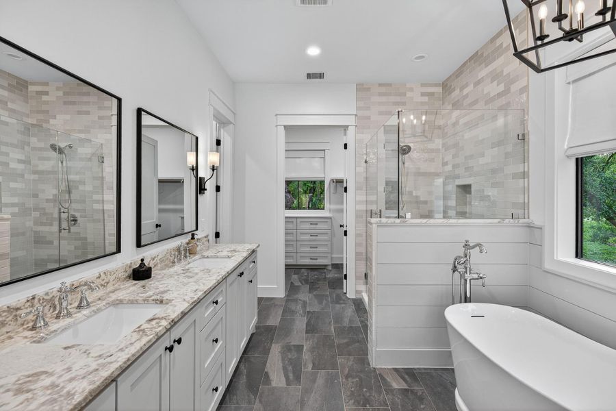 Furnished interior view inside a new home in , Kingsland (Image 14).