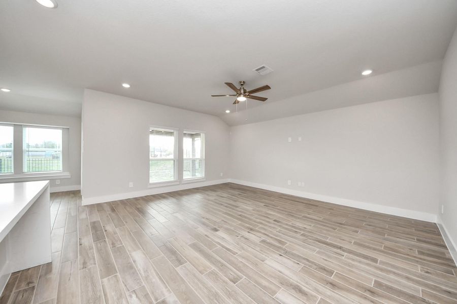 Spacious, unfurnished interior of a new home in Laurel Landing: Landmark Collection, Alvin (Image 36). Spacious, unfurnished interior of a new home in Laurel Landing: Landmark Collection, Alvin (Image 36).