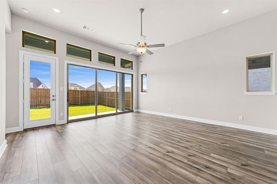 Spacious, unfurnished interior of a new home in Sandbrock Ranch, Aubrey (Image 28).