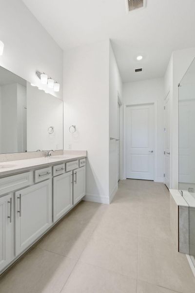 5-web-or-mls-10550_Northbrook_Cir_005