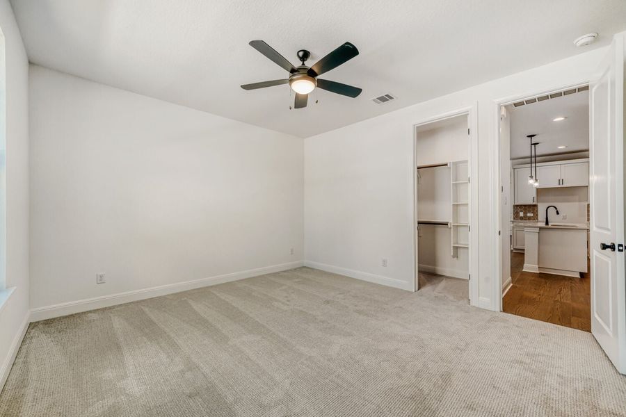 Spacious, unfurnished interior of a new home in The Porch at Du Pre, Buda (Image 14). Spacious, unfurnished interior of a new home in The Porch at Du Pre, Buda (Image 14).