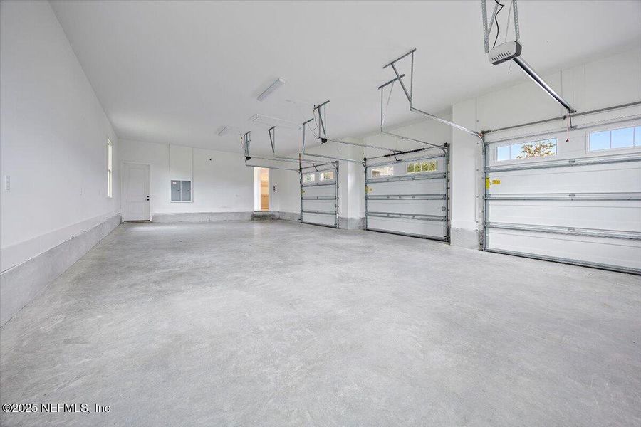 Spacious, unfurnished interior of a new home in River Landing at Nocatee (DF Luxury Homes), Ponte Vedra (Image 26). Spacious, unfurnished interior of a new home in River Landing at Nocatee (DF Luxury Homes), Ponte Vedra (Image 26).