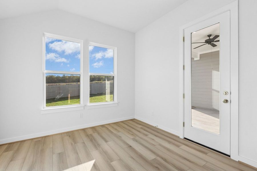 Spacious, unfurnished interior of a new home in The Colony, Bastrop (Image 19).
