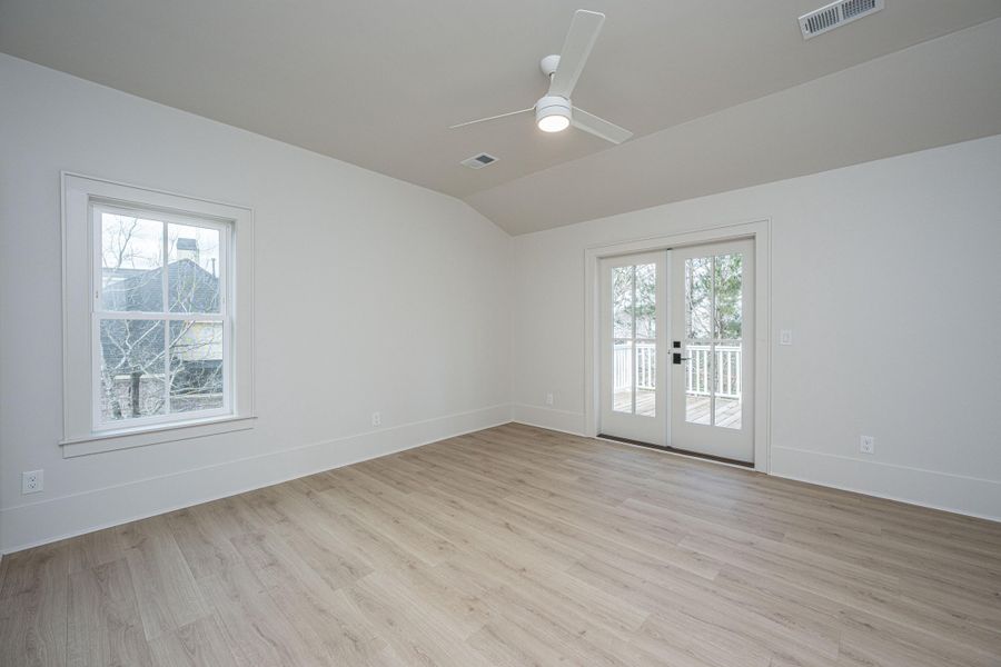 Spacious, unfurnished interior of a new home in , Mount Pleasant (Image 32).