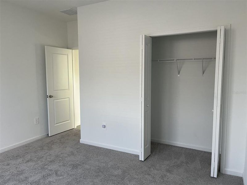 Spacious, unfurnished interior of a new home in Grand Park North, Dunnellon (Image 18).