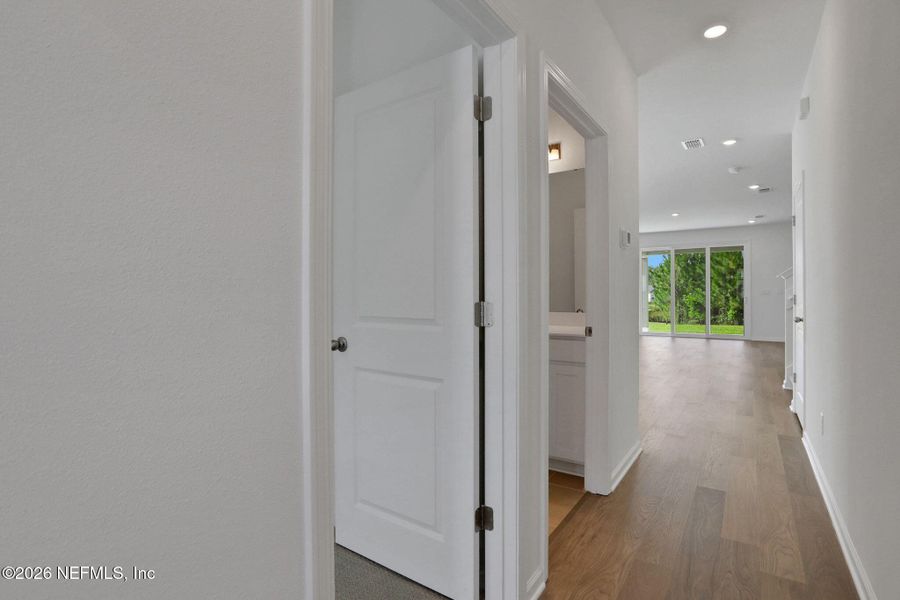 Spacious, unfurnished interior of a new home in Hyland Trail, Green Cove Springs (Image 22).