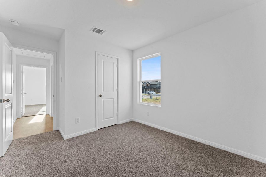 Spacious, unfurnished interior of a new home in Paramount, Kyle (Image 16).