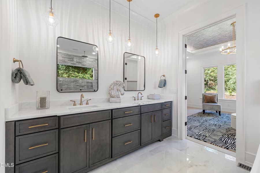 22-405 Latimer Rd_4445