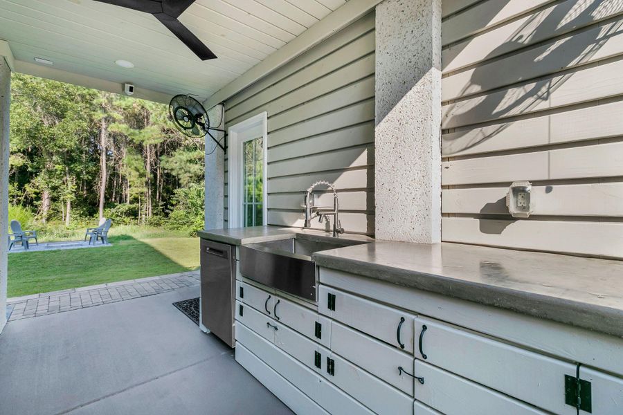 Exterior details and patio area of a home in Overlook at Copahee Sound, Awendaw (Image 4). Exterior details and patio area of a home in Overlook at Copahee Sound, Awendaw (Image 4).