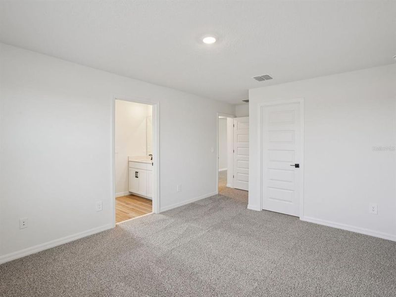 Spacious, unfurnished interior of a new home in Two Rivers - Signature Series, Zephyrhills (Image 39).