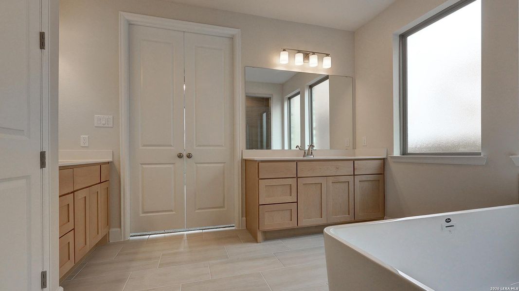 Furnished interior view inside a new home in Haby Hill, San Antonio (Image 14).