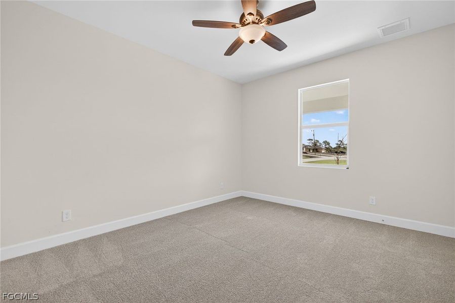 Spacious, unfurnished interior of a new home in Cape Coral, Cape Coral (Image 24).