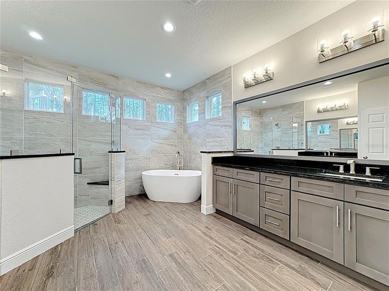 Furnished interior view inside a new home in , Orlando (Image 38).