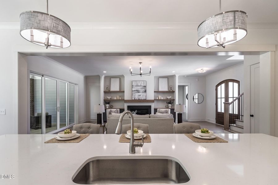 300_MEADOW_WALK_DR_INTERIOR_21