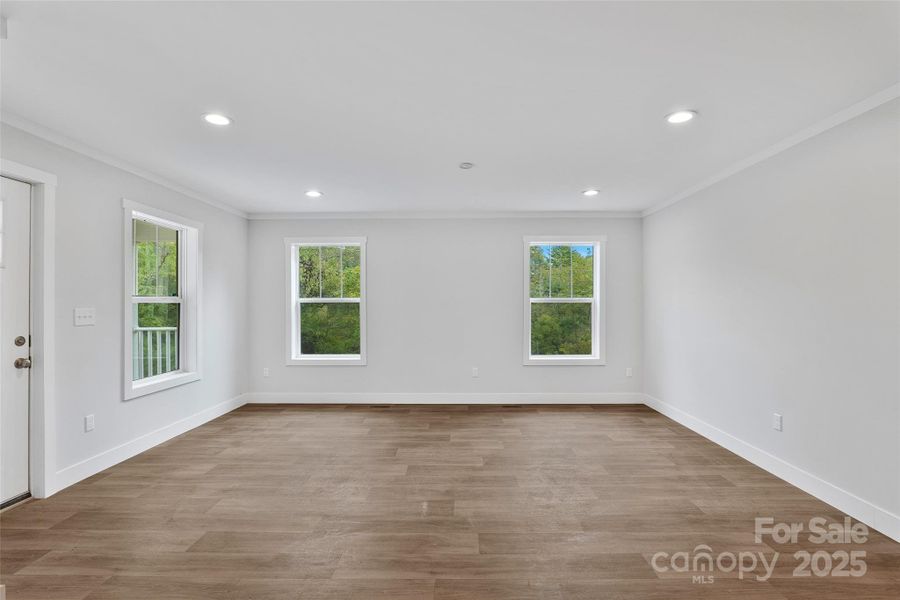 Spacious, unfurnished interior of a new home in , Burnsville (Image 17).
