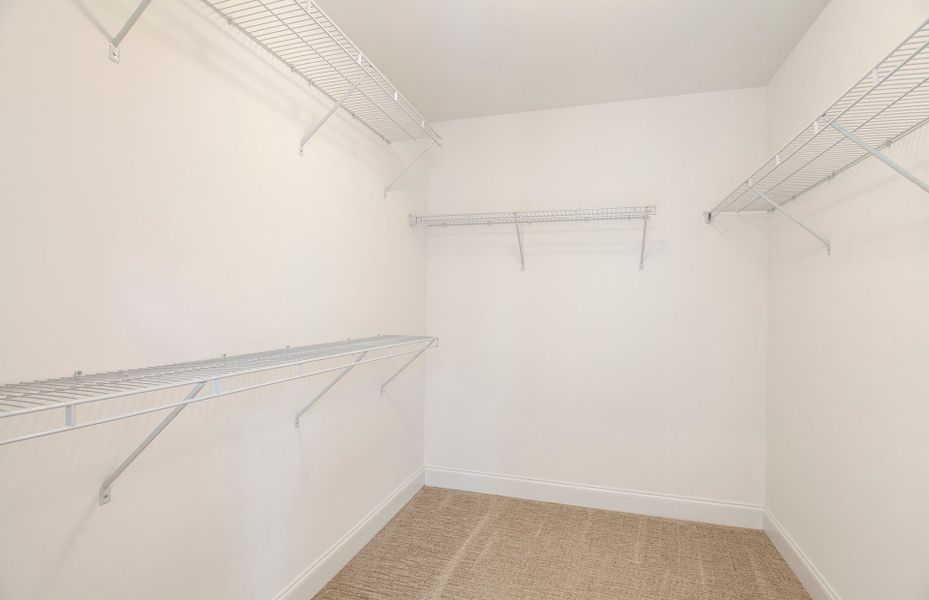 Large Owner's Walk-in Closet