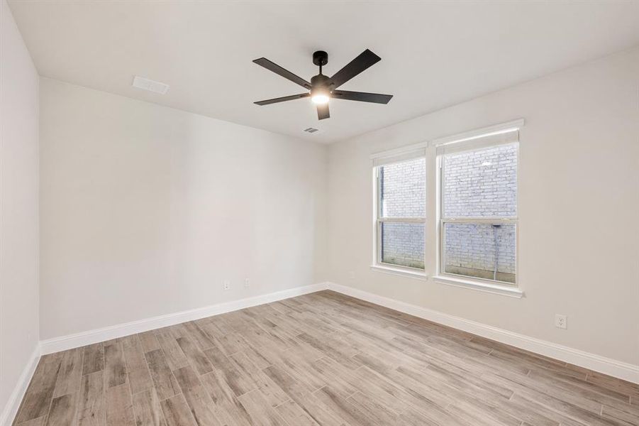 Spacious, unfurnished interior of a new home in Creekview Meadows, Pilot Point (Image 24).