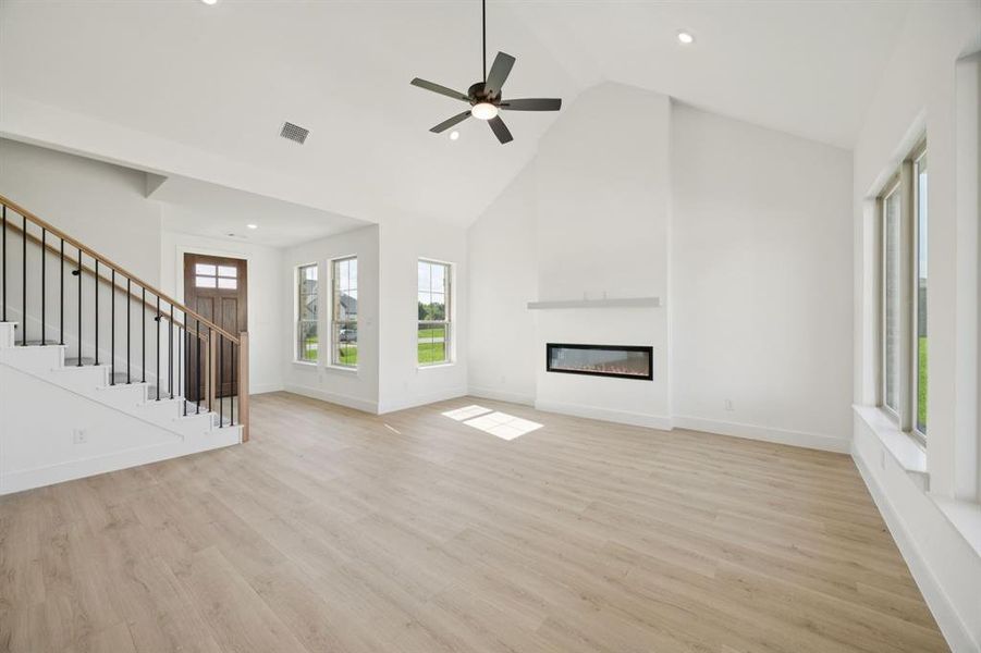 Spacious, unfurnished interior of a new home in Lakeway Estates, Waxahachie (Image 15).