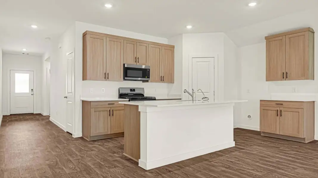 Furnished interior view inside a new home in Holly Ridge, Rosenberg (Image 4).