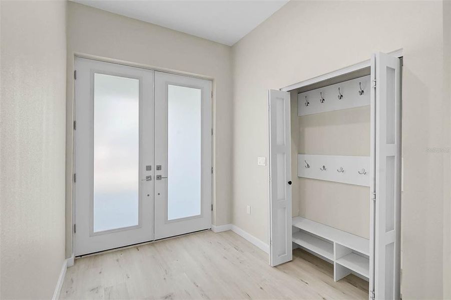 Spacious, unfurnished interior of a new home in , North Port (Image 32).