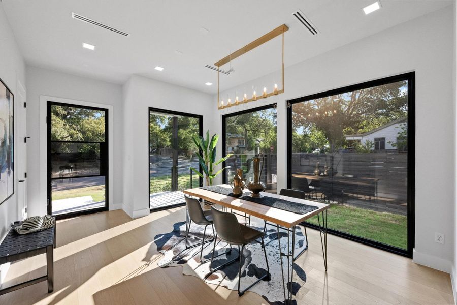 Furnished interior view inside a new home in , Austin (Image 25). Furnished interior view inside a new home in , Austin (Image 25).