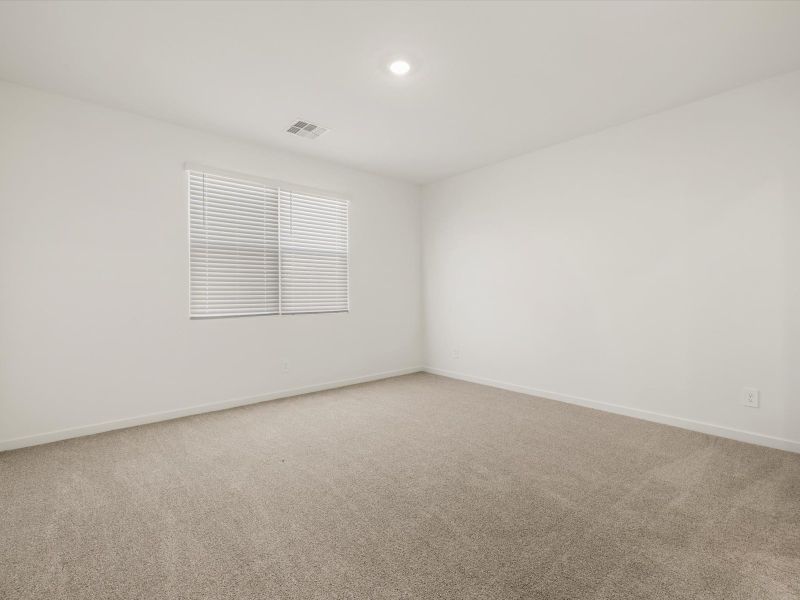 Spacious, unfurnished interior of a new home in Bella Vista Farms Reserve Series, San Tan Valley (Image 11).