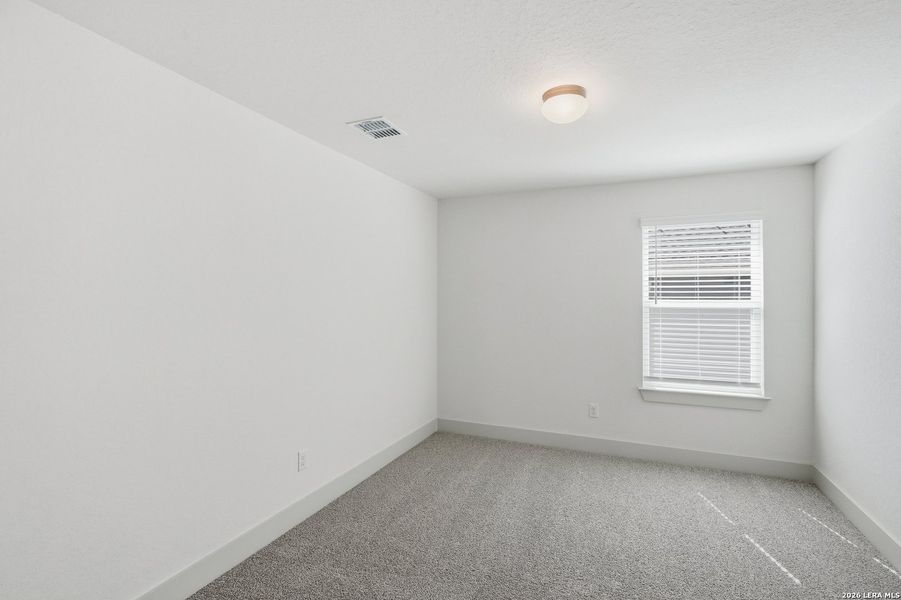 Spacious, unfurnished interior of a new home in Buffalo Crossing, Cibolo (Image 43).
