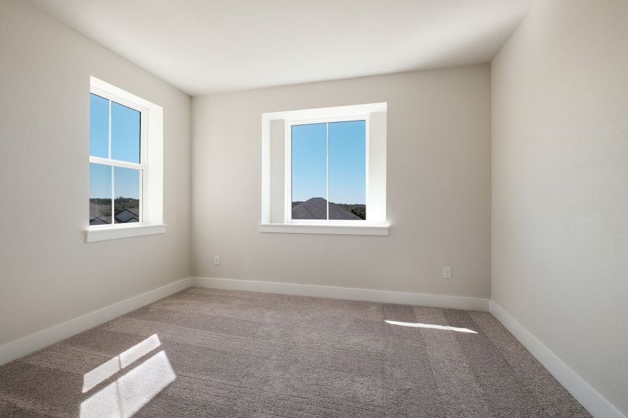 Spacious, unfurnished interior of a new home in The Grove at Vintage Oaks, New Braunfels (Image 20).