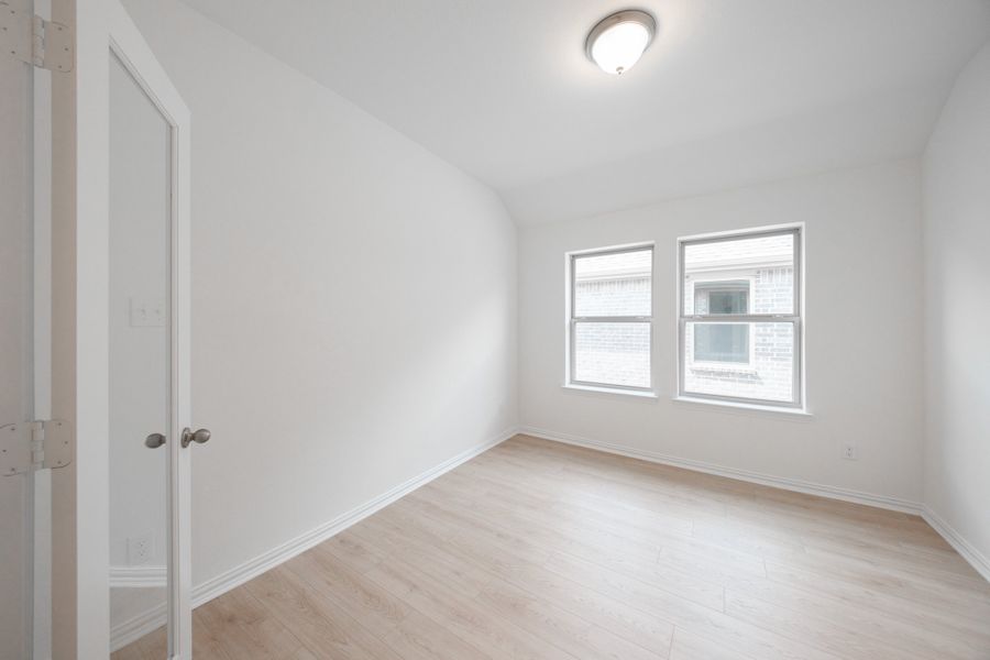 Spacious, unfurnished interior of a new home in Whitewing Trails, Princeton (Image 18).
