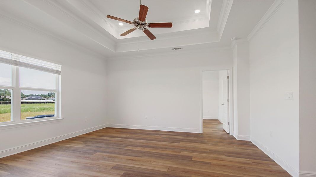 Spacious, unfurnished interior of a new home in Caballeros Estates At Hombre, Panama City Beach (Image 21).