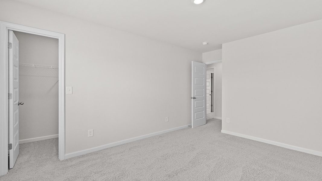 Spacious, unfurnished interior of a new home in Bellemeade Landing, Augusta (Image 22).