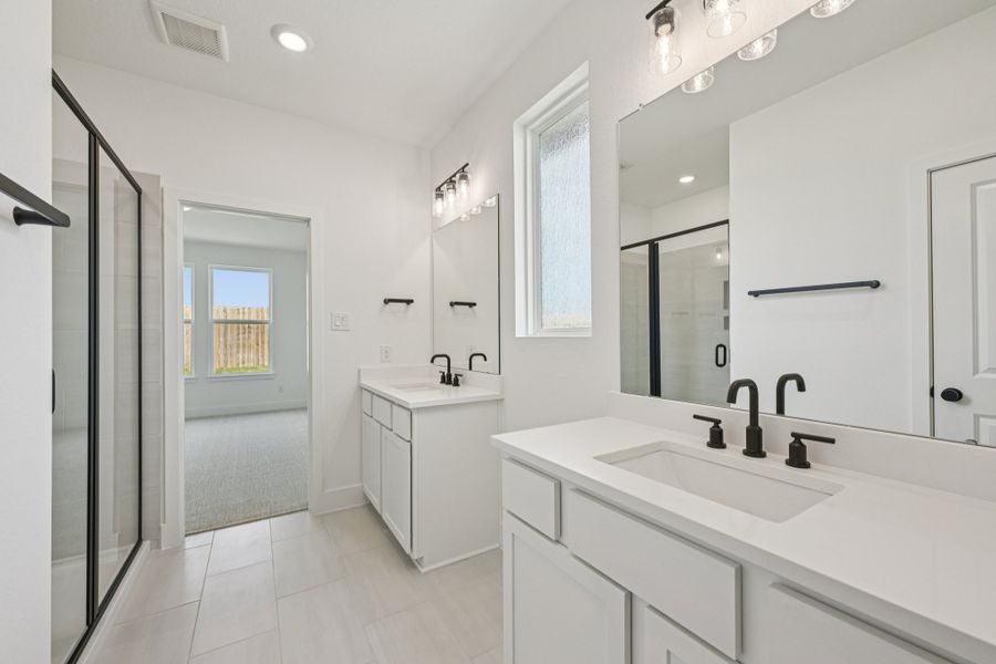 Representative furnished interior of a home built from the Hoyt by Risewell Homes in The Canopies, Splendora (Image 6).