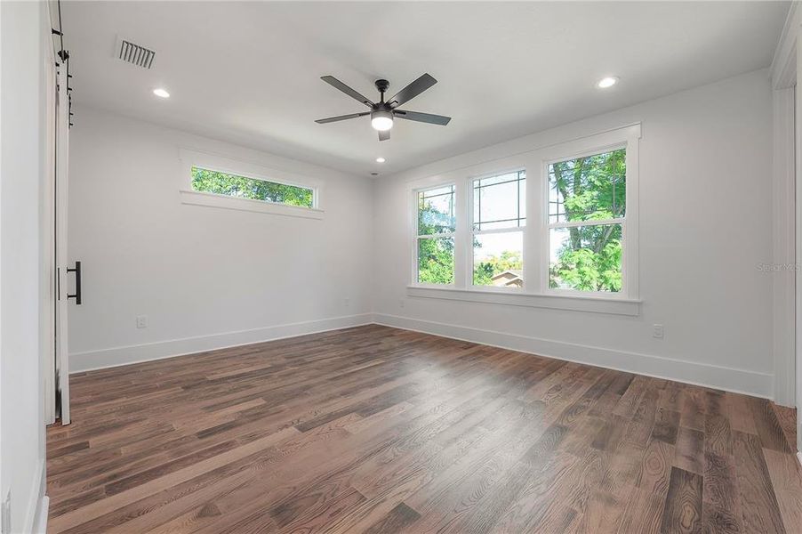 Spacious, unfurnished interior of a new home in , Tampa (Image 46). Spacious, unfurnished interior of a new home in , Tampa (Image 46).