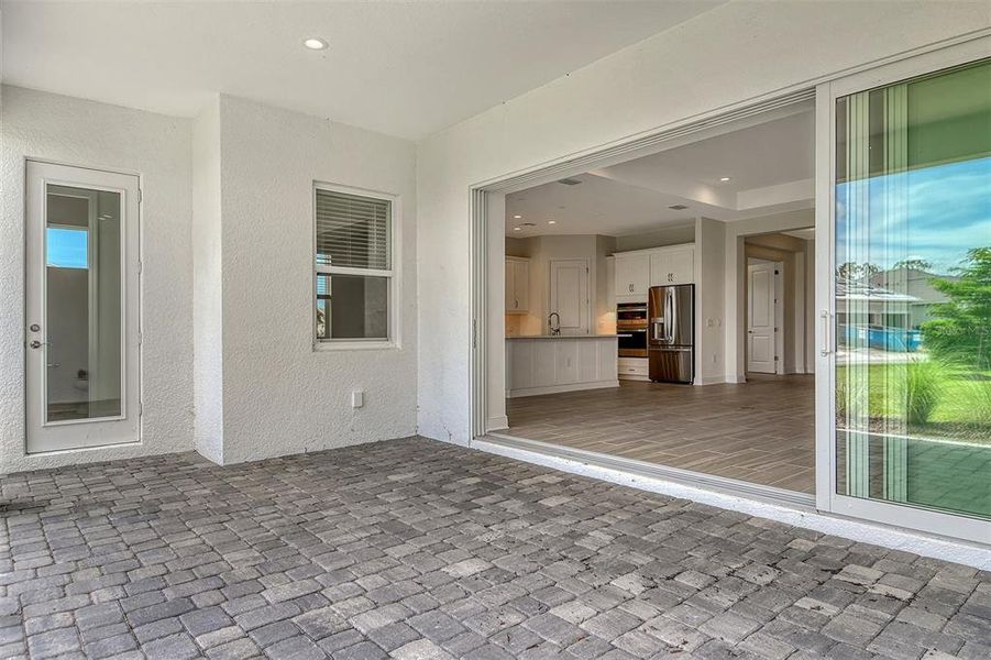 Exterior details and patio area of a home in , Venice (Image 28).