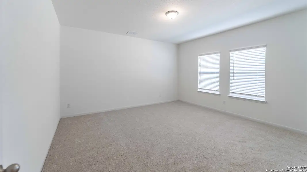 Spacious, unfurnished interior of a new home in Mesa Vista, Von Ormy (Image 14).