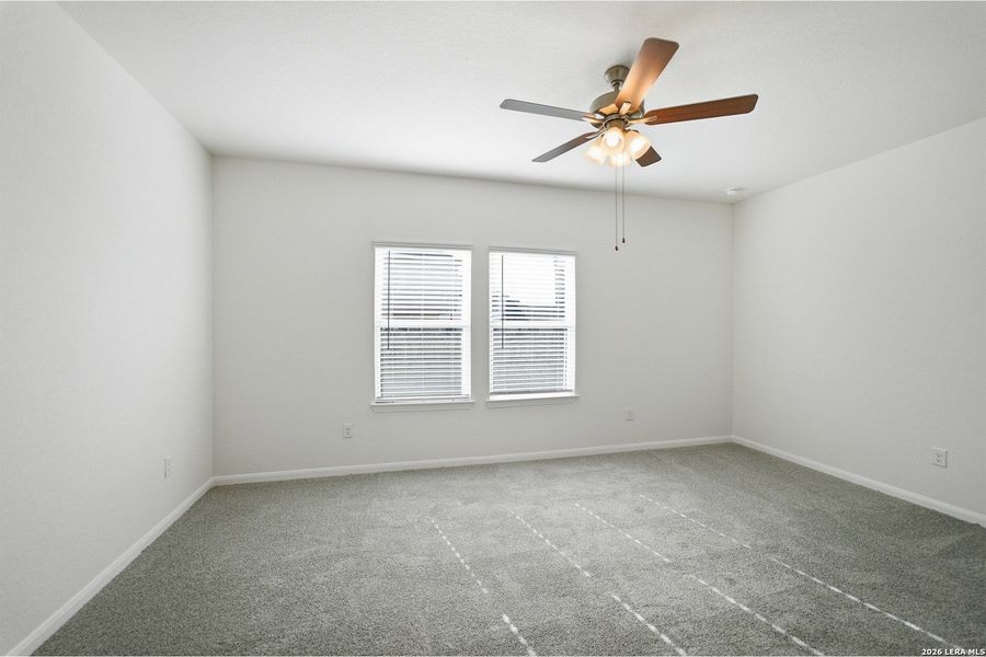 Spacious, unfurnished interior of a new home in Cloud Country, New Braunfels (Image 14).