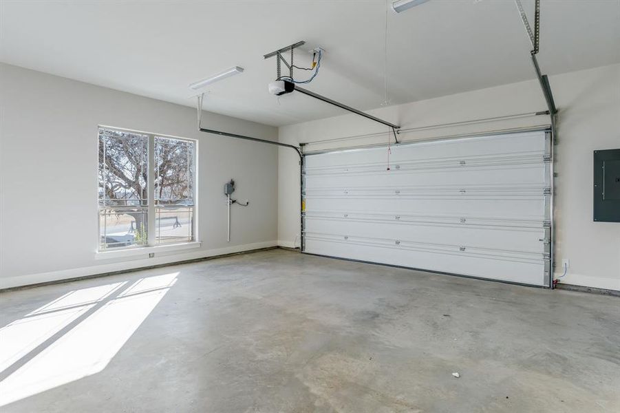 Spacious, unfurnished interior of a new home in The Ranches At Valley View, Reno (Image 17).