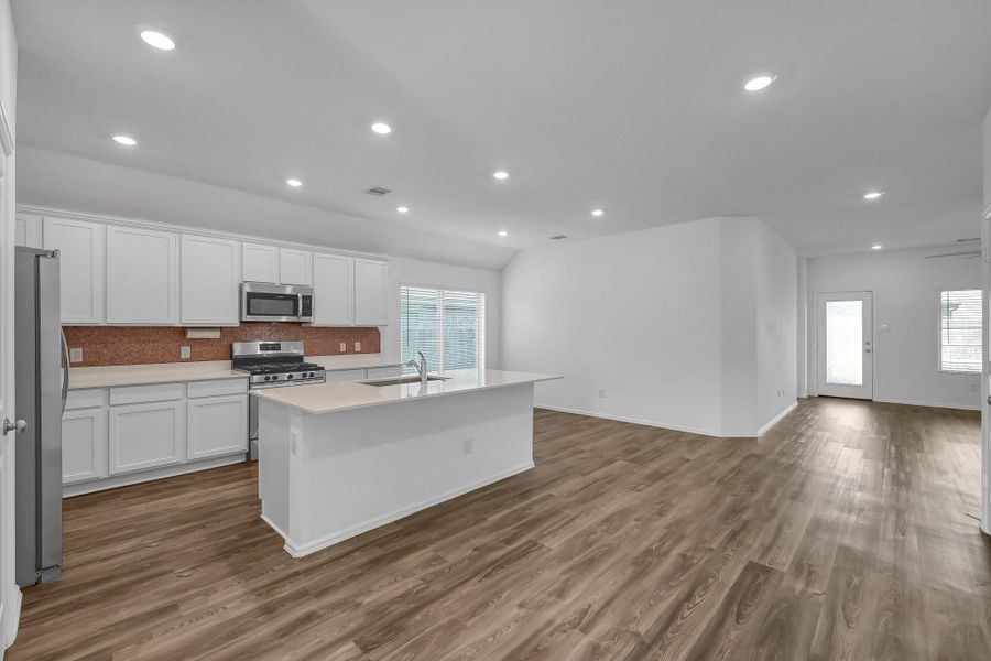 Kitchen with Island & Breakfast Bar!