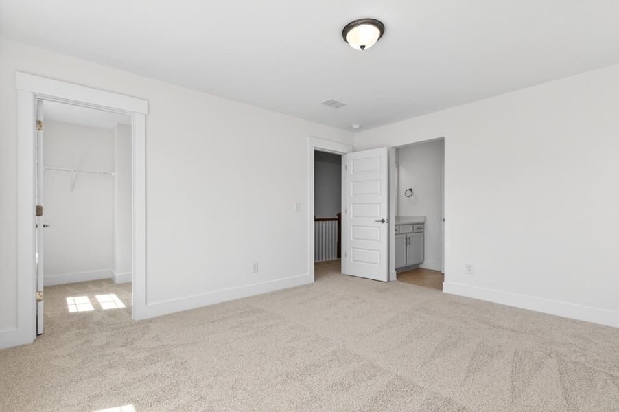 Spacious, unfurnished interior of a new home in Hancock Farms, Aiken (Image 21).