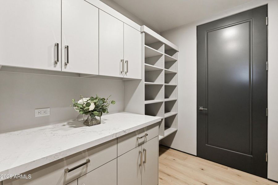 056_Walkin Pantry 056_Walkin Pantry