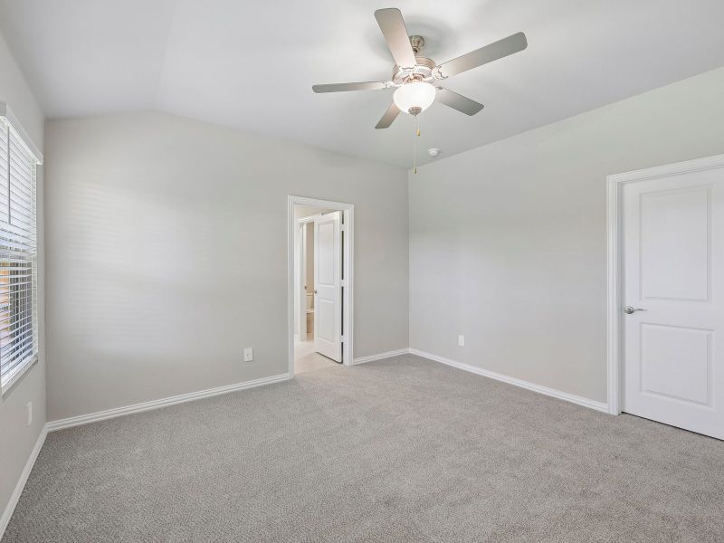Spacious, unfurnished interior of a new home in Stella Hills, Denton (Image 13). Spacious, unfurnished interior of a new home in Stella Hills, Denton (Image 13).