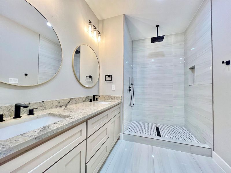 Furnished interior view inside a new home in , Santa Fe (Image 9).