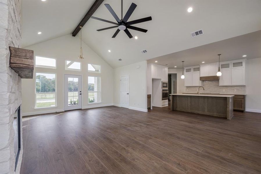 Spacious, unfurnished interior of a new home in , Terrell (Image 16).