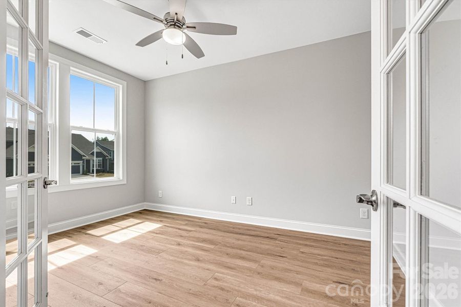 Spacious, unfurnished interior of a new home in Cresswind Charlotte, Charlotte (Image 29).