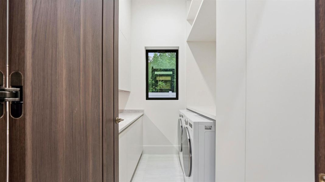 LAUNDRY ROOM DOWNSTAIRS LAUNDRY ROOM DOWNSTAIRS