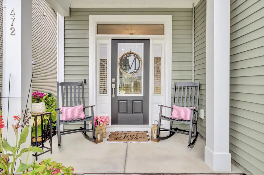 Exterior details and patio area of a home in Lochton, Summerville (Image 4).
