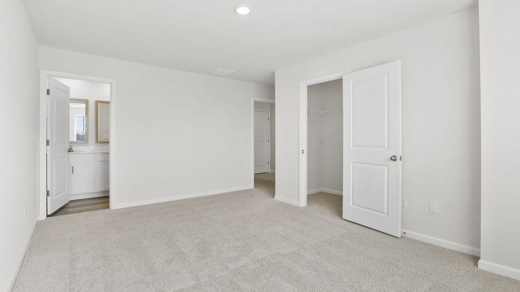 Spacious, unfurnished interior of a new home in Chestnut Ridge Townhomes, Greenville (Image 24).